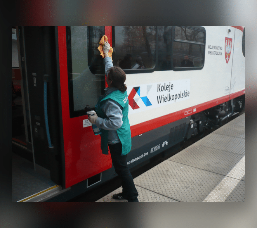 Okna pociągu